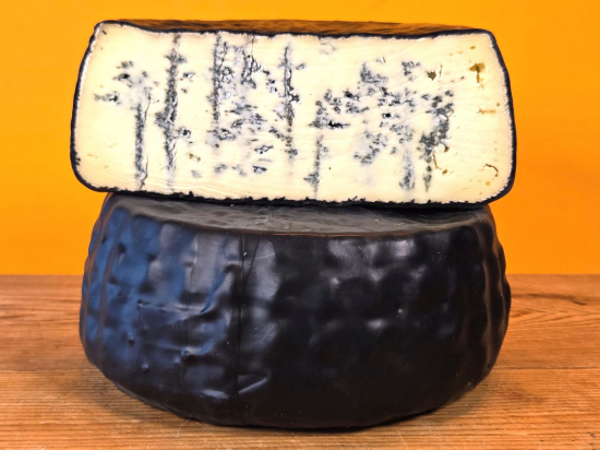 Arcadia Blue, aus Kuhmilch, erinnert an Roquefort
