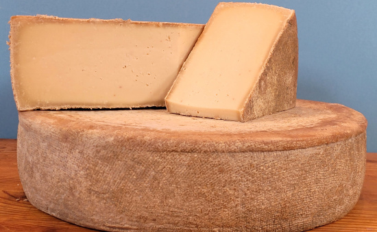Bauernkse, Bio-Bffelkse hhlengereift, sehr cremig & intensiv