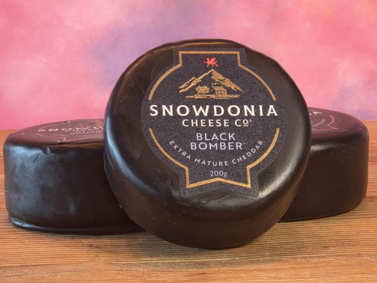 Cheddar Black Bomber 200 g.