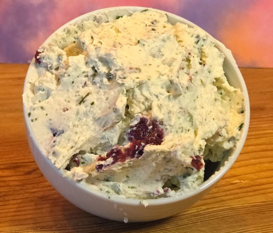 (200 g) Kr�utermagie, Sahnefrischk�se mit Cranberry, Petersilie & Schnittlauch