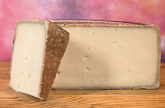 Ziegenbergkse, Saanen au Swiss, hochwertig cremig, wrzig-krftig