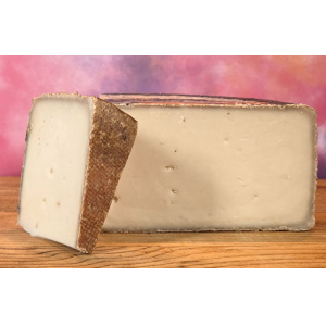 Ziegenbergkäse, Saanen au Swiss, hochwertig cremig, würzig-kräftig